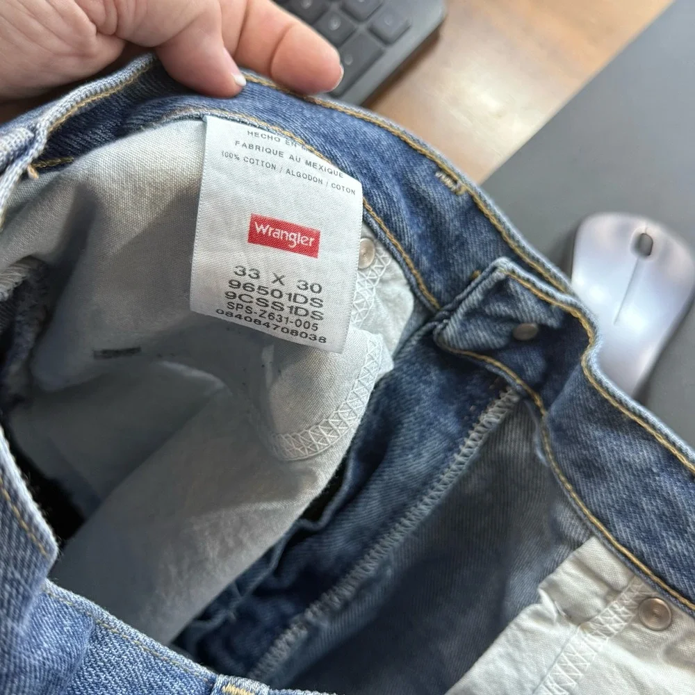Wrangler Premium Quality Men's Jeans‎ Size 33x30 Blue Denim Comfort Guaranteed